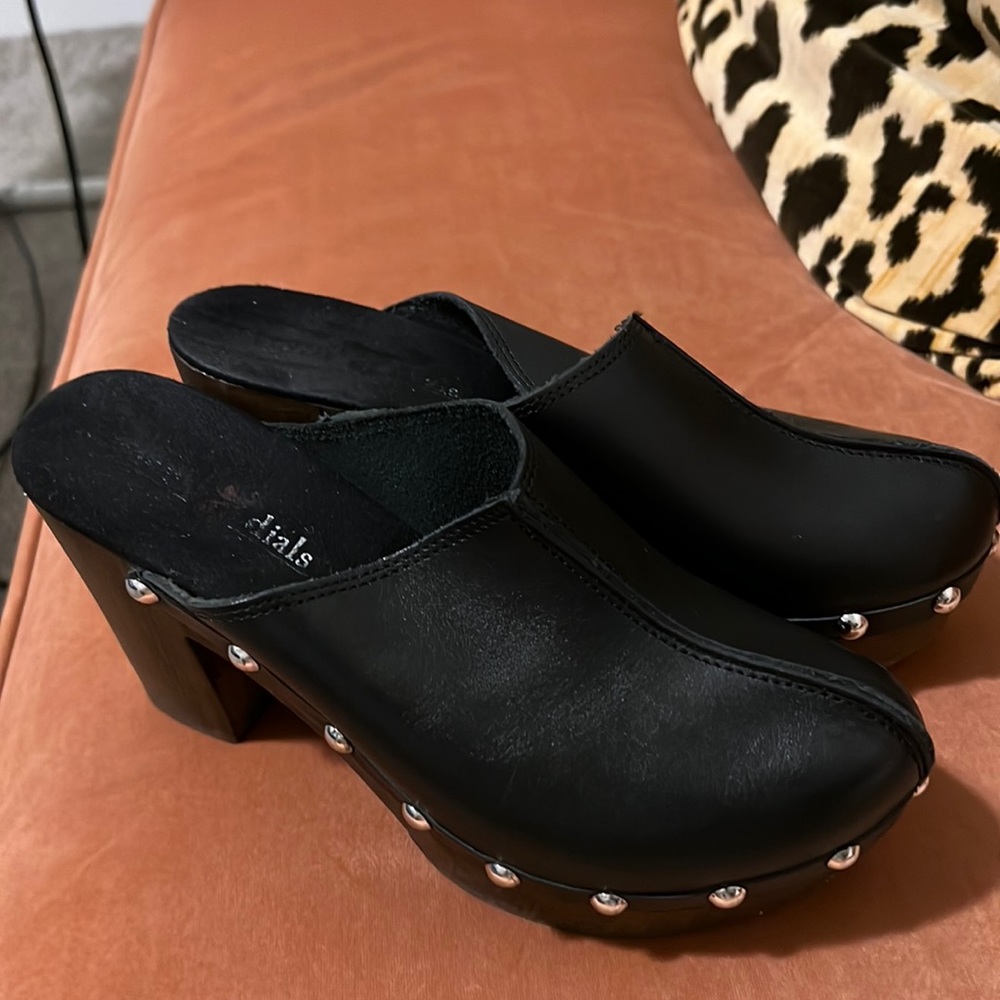 Clogs